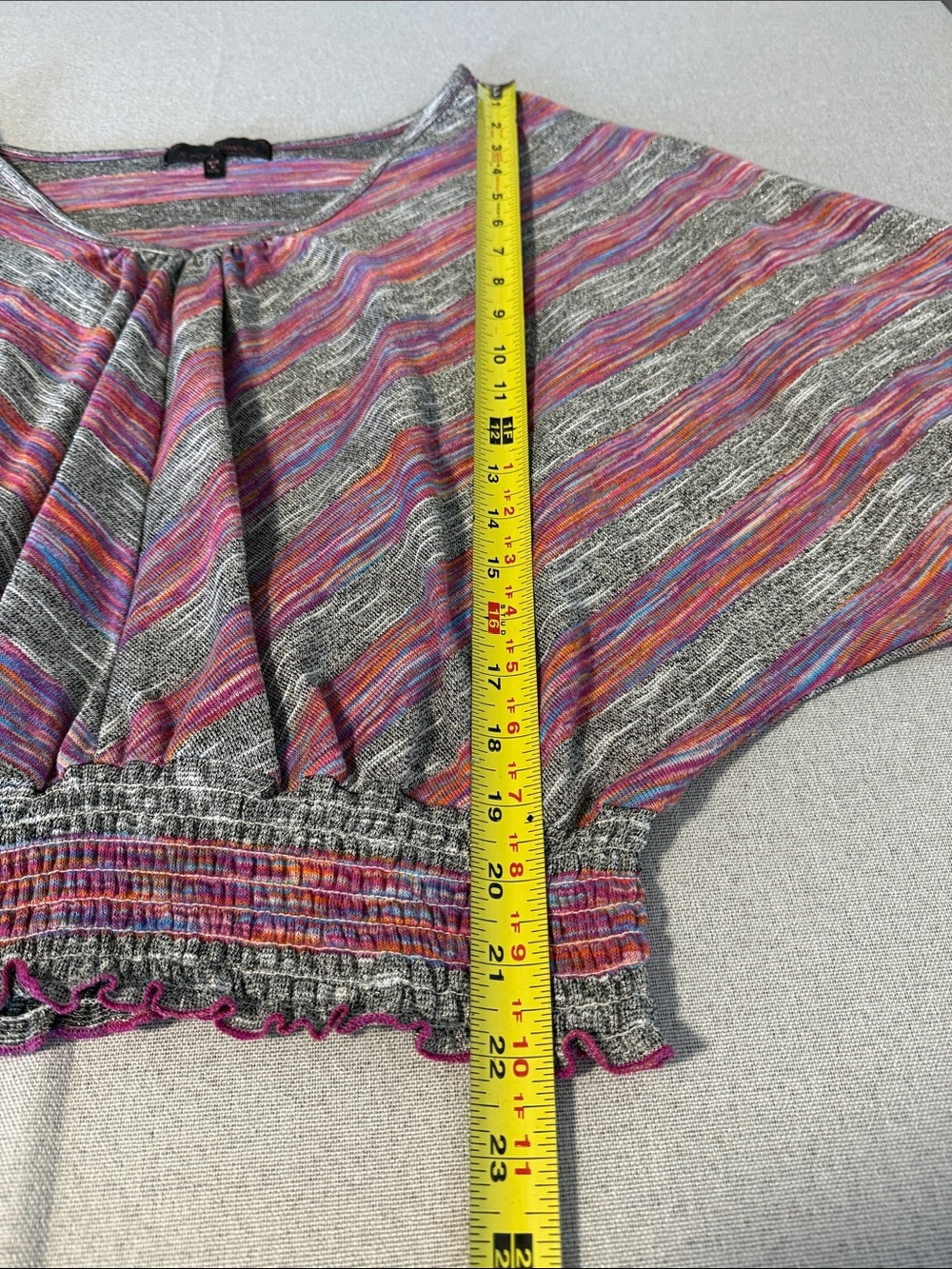 Almost Famous Striped Heathered V-Neck Women’s Top in Gray and Pink SZL - Picture 8 of 15